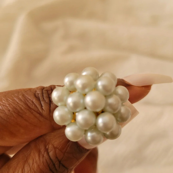 Vintage Beaded Cluster Earrings / Pastel Blue / 60s/70s - Picture 4 of 7